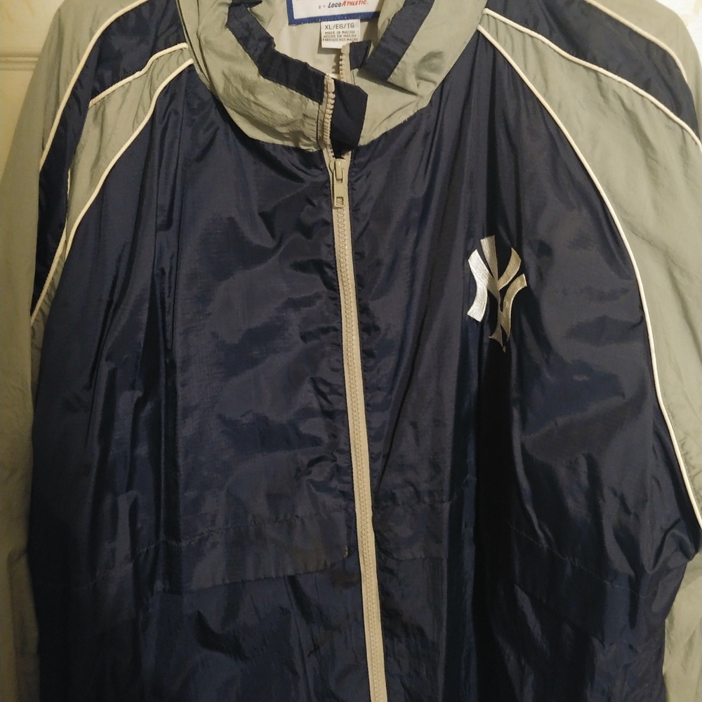Yankees windbreaker